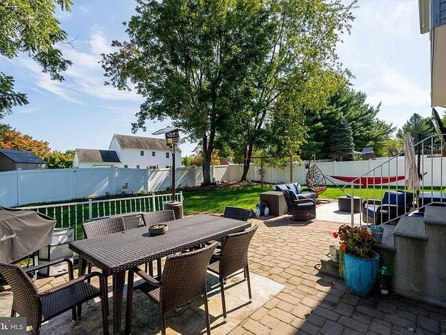 14 Beard Cir in Phoenixville, PA - Building Photo - Building Photo