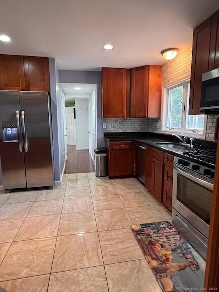 82 Shadow Ridge Rd in Stamford, CT - Building Photo - Building Photo
