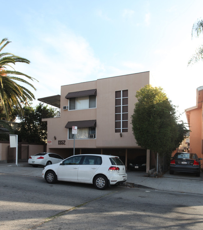 1352 N Las Palmas Ave in Los Angeles, CA - Foto de edificio - Building Photo
