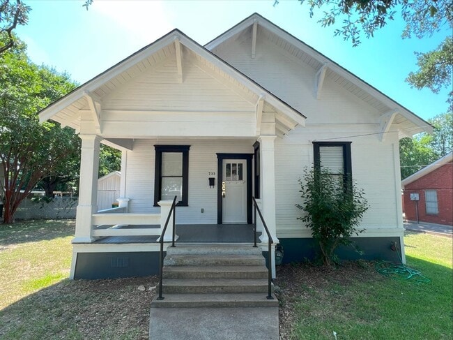 property at 733 N Wall St