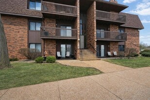 2013 45th St, Unit 101 in Highland, IN - Building Photo