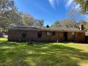 16 Eastwood Dr in Bryant, AR - Building Photo - Building Photo