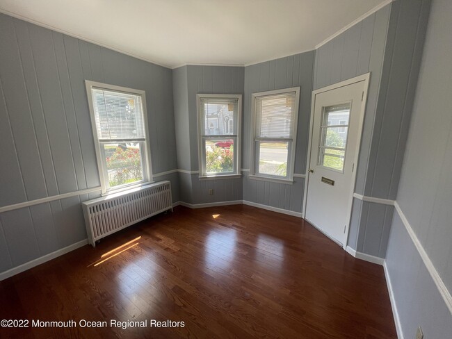 property at 213 Chelsea Ave