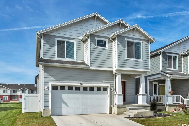 property at 561 S Ravenwood Ln