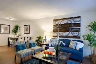 London Belle in Pasadena, TX - Building Photo - Interior Photo