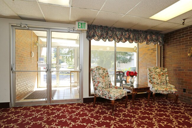 Albany Court: 55+ Senior Community in Albany, OR - Foto de edificio - Interior Photo