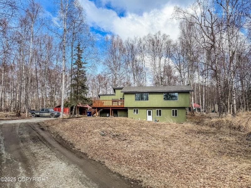 8747 S Twilight Dr in Wasilla, AK - Building Photo
