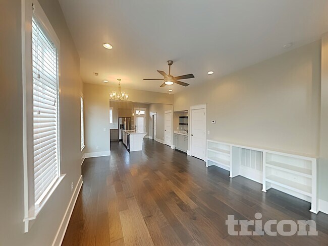 6817 Charlotte Pike in Nashville, TN - Building Photo - Building Photo