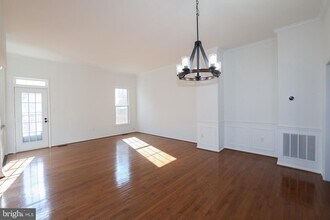 47699 Whirlpool Square in Sterling, VA - Building Photo - Building Photo