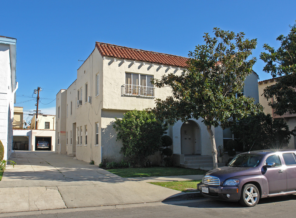 434 N Spaulding Ave in Los Angeles, CA - Building Photo