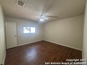 7510 Echo Glade in San Antonio, TX - Building Photo - Building Photo