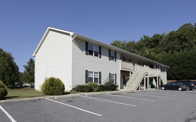 Creekside at Asheville in Asheville, NC - Building Photo - Building Photo