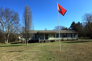 134 Church Cross Rd in Bell Buckle, TN - Building Photo