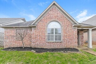 10253 Evening Hill Dr in Memphis, TN - Building Photo