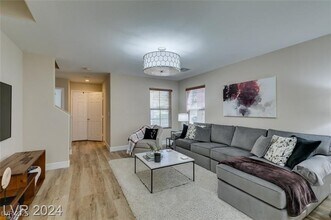 11895 Giles St in Las Vegas, NV - Building Photo - Building Photo