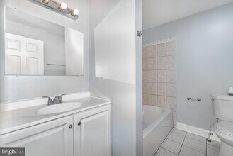 4600 Eastern Ave, Unit 2nd Floor in Baltimore, MD - Foto de edificio - Building Photo