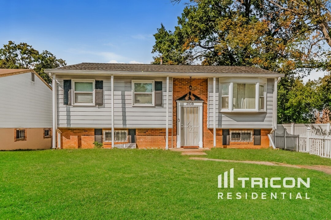 3109 Lakehurst Ave in District Heights, MD - Foto de edificio