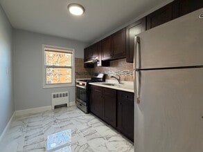 353 S Center St in Orange, NJ - Building Photo - Building Photo