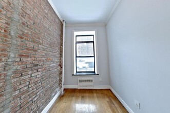 424 W 51st St in New York, NY - Building Photo - Building Photo