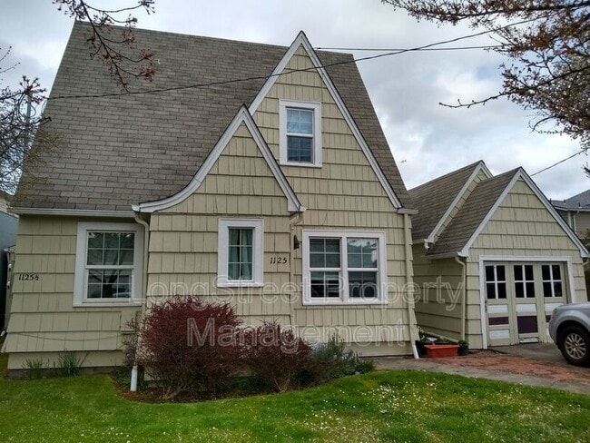 property at 1125 SW A Ave