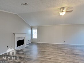 5801 Meadowview Rd in Rex, GA - Building Photo - Building Photo