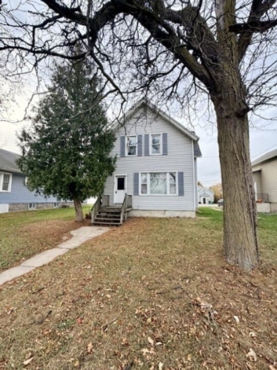 611 N Broadway in Green Bay, WI - Building Photo