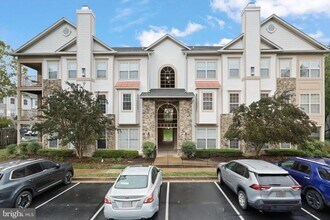 5947 Founders Hill Dr in Alexandria, VA - Building Photo - Building Photo