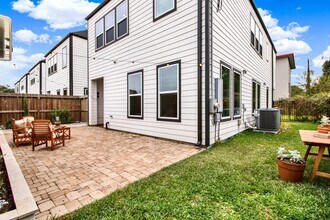 6635 T C Jester Blvd in Houston, TX - Building Photo - Building Photo