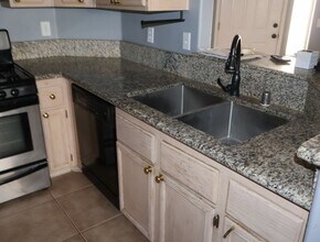 7524 Flat Rock St in Las Vegas, NV - Building Photo - Building Photo