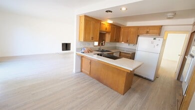 18408 S Denker Ave in Gardena, CA - Building Photo - Building Photo