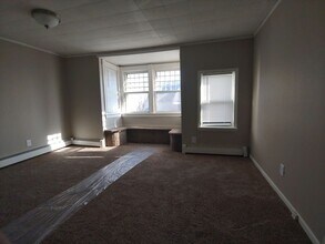 5803 Olney St in Duluth, MN - Building Photo - Building Photo