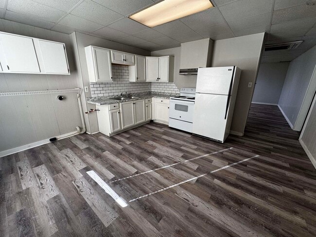 property at 3201 Southwest Dr