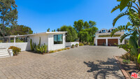 29517 Harvester Rd in Malibu, CA - Foto de edificio - Building Photo