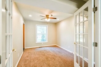 1707 Jennifer Ln in McHenry, IL - Building Photo - Building Photo