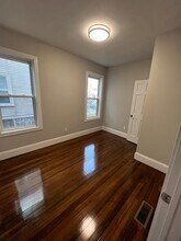 25 Pleasant St, Unit 2 in Boston, MA - Building Photo - Building Photo