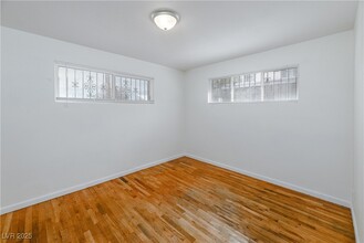 2305 Santa Paula Dr in Las Vegas, NV - Building Photo - Building Photo