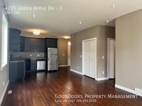 4225 Green Apple Dr in Regina, SK - Building Photo - Building Photo