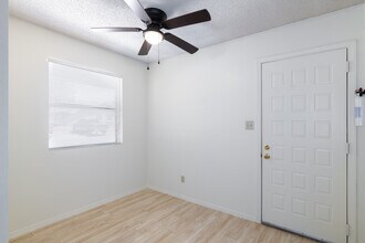 Los Arcos and Starlight Court in Alamogordo, NM - Building Photo - Building Photo