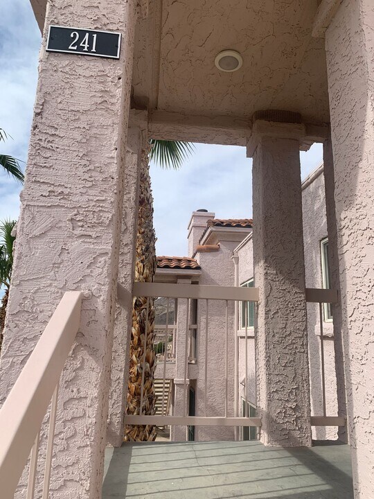 1964 Las Palmas Ln in Laughlin, NV - Building Photo