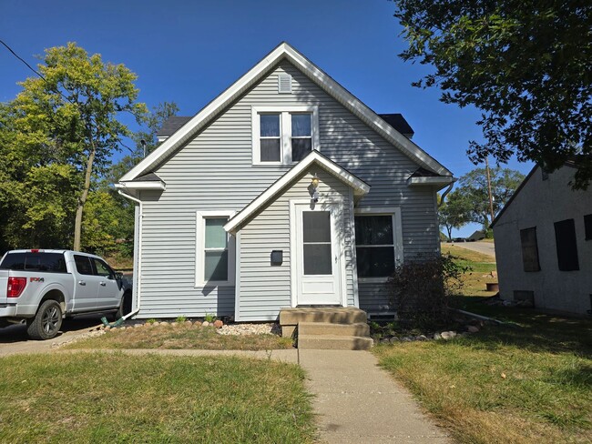 property at 2203 Villa Ave