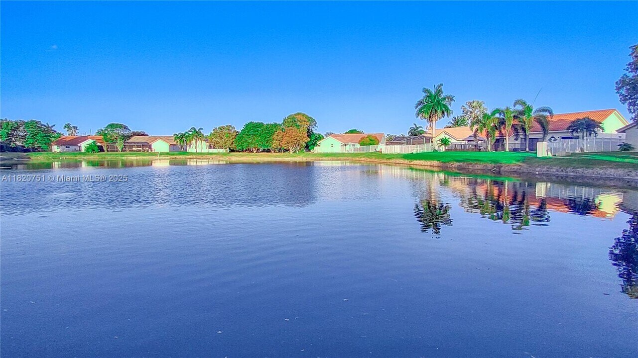 9685 El Clair Ranch Rd in Boynton Beach, FL - Building Photo
