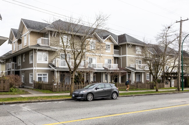 Acacia Gardens in Burnaby, BC - Building Photo - Building Photo