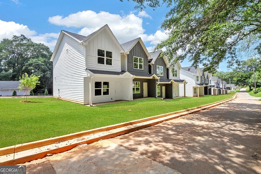 50 S Jackson St in Forsyth, GA - Building Photo