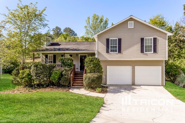 property at 102 Ivy Crest Dr