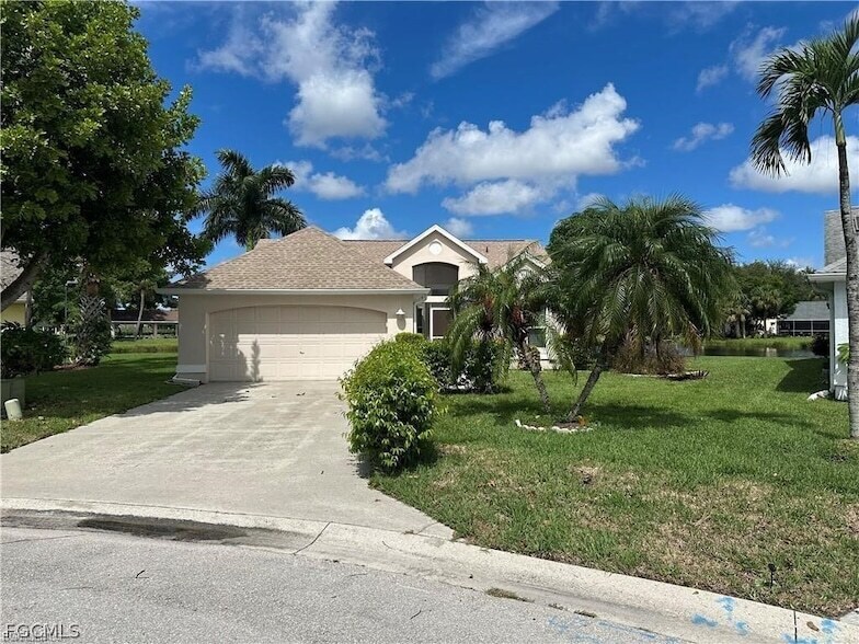 9140 Greenleaf Ct in Ft. Myers, FL - Building Photo