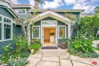 245 21st St in Santa Monica, CA - Building Photo - Building Photo