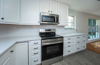 6030 Mizzell Dr in Jacksonville, FL - Building Photo - Building Photo