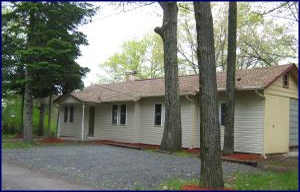 2 Park Ct in Mt Pocono, PA - Building Photo