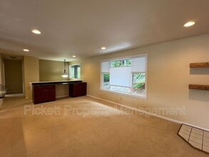 414 Kingsway NW in Bremerton, WA - Building Photo - Building Photo