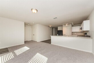 230 Hyacinth Ct in Poinciana, FL - Building Photo - Building Photo